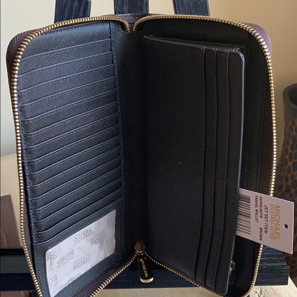 NWT Sleek Michael Kors Jet Set XL Zipper Wallet - Picture 5 of 7